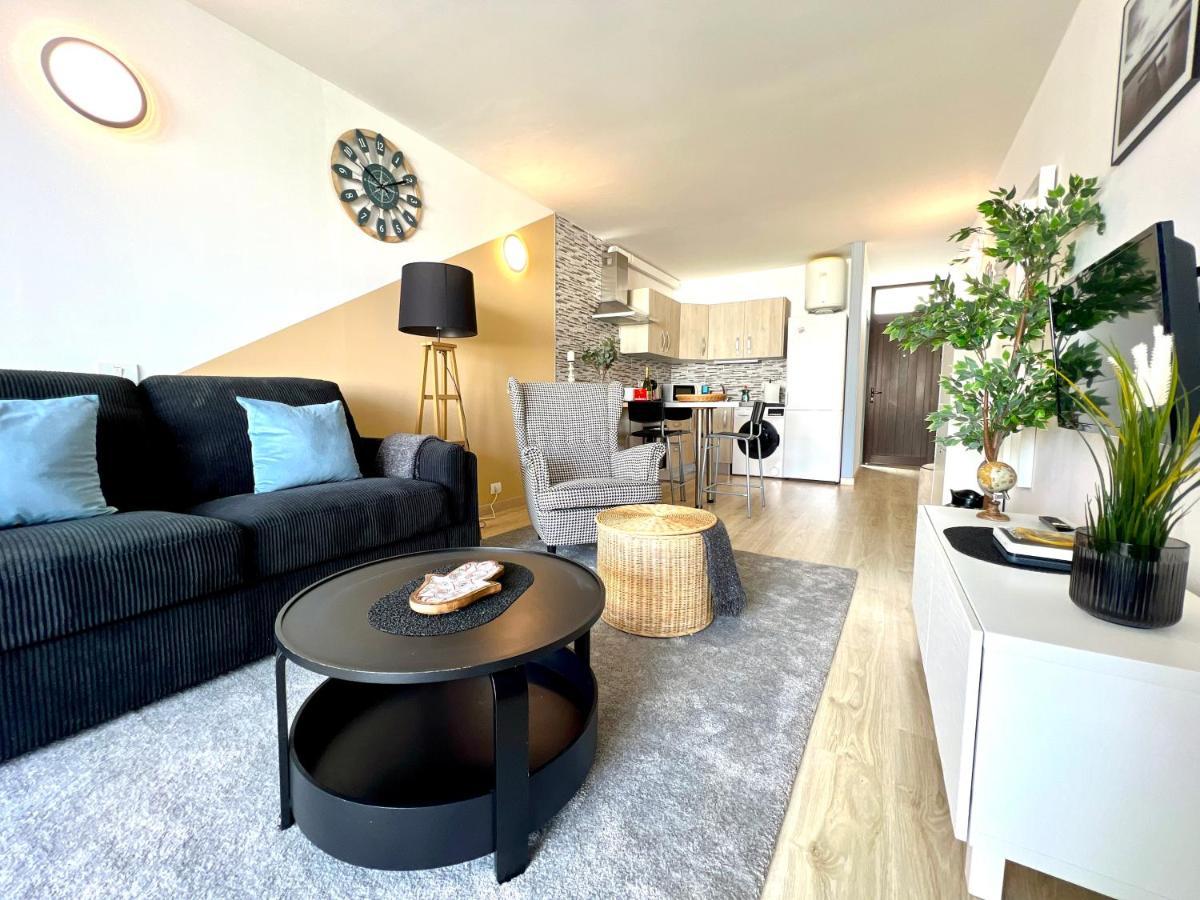 Stunning Lovely Flat With Pool And Strong Wi-Fi, 31 アロナ エクステリア 写真