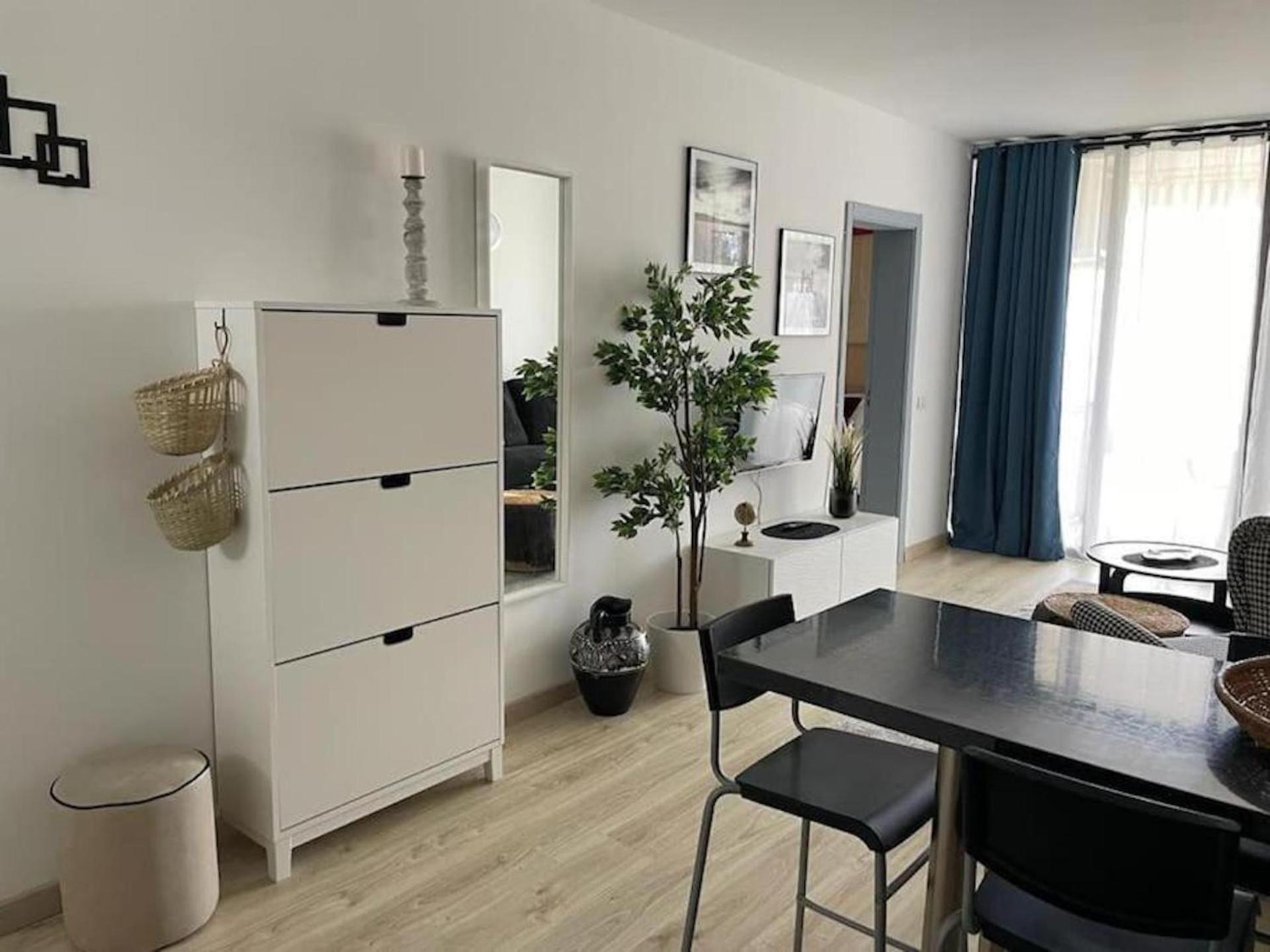 Stunning Lovely Flat With Pool And Strong Wi-Fi, 31 アロナ エクステリア 写真